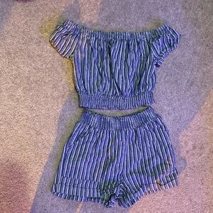 2 Piece SET: Crop- off the shoulder- top with shorts